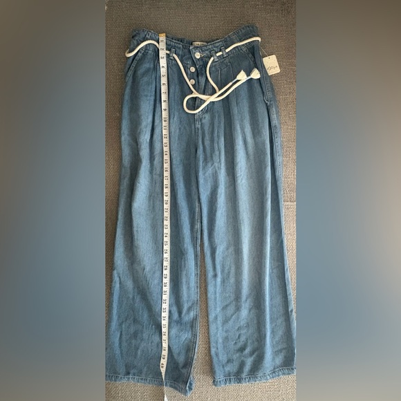 Free People “Dakota Cinch” Pull-On Jeans – Size M - Picture 16 of 16